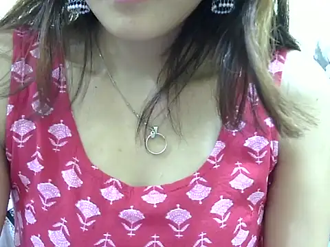 maira 33 online show from 11/27/25, 04:53