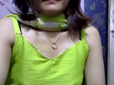 maira 33 online show from 02/22/26, 09:41