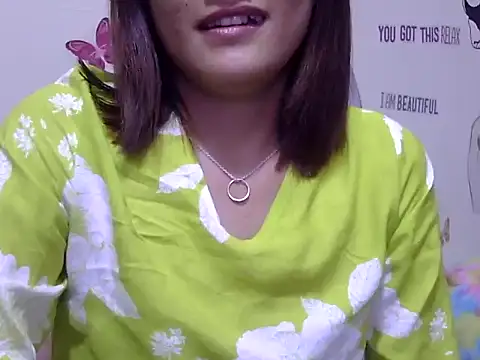 maira 33 online show from 03/22/26, 11:46