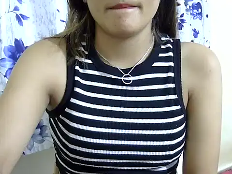 Snapshot of maira_33 chatting on 06/16/26, 03:58 maira 33 online show from 06/16/26, 03:58