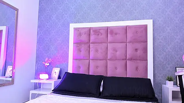 Snapshot of ailenaranda chatting on 11/11/25, 01:11 ailenaranda online show from 11/11/25, 01:11