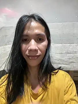 bellaUtops online show from 04/21/26, 03:57