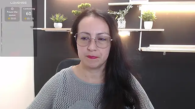 Lauryn Jones online show from 04/21/26, 04:56