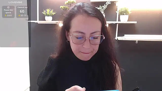 Lauryn Jones online show from 04/22/26, 07:26