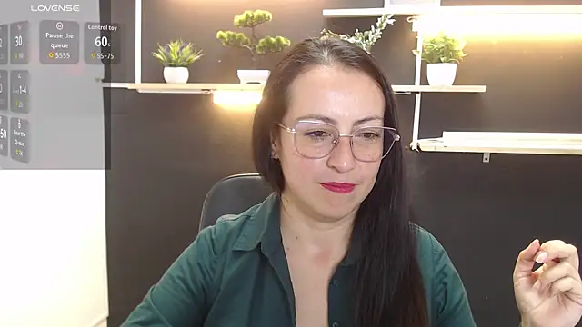 Snapshot of Lauryn_Jones chatting on 04/23/26, 03:58 Lauryn Jones online show from 04/23/26, 03:58