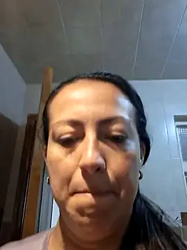 Snapshot of Lauryn_Jones chatting on 06/02/26, 05:48 Lauryn Jones online show from 06/02/26, 05:48