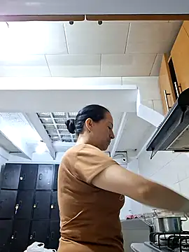 Snapshot of Lauryn_Jones chatting on 06/16/26, 05:26 Lauryn Jones online show from 06/16/26, 05:26
