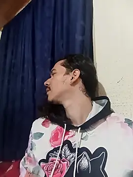 Snapshot of OnixAgata0 chatting on 11/13/25, 11:58 OnixAgata0 online show from 11/13/25, 11:58