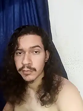 Snapshot of OnixAgata0 chatting on 11/23/25, 10:42 OnixAgata0 online show from 11/23/25, 10:42