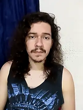 Snapshot of OnixAgata0 chatting on 11/25/25, 01:38 OnixAgata0 online show from 11/25/25, 01:38