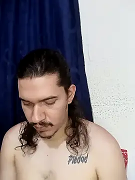 Snapshot of OnixAgata0 chatting on 11/26/25, 12:22 OnixAgata0 online show from 11/26/25, 12:22