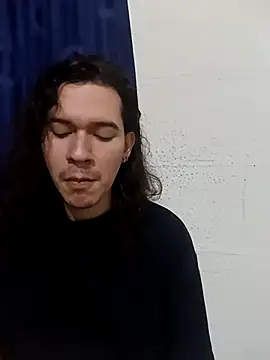 Snapshot of OnixAgata0 chatting on 01/15/26, 03:44 OnixAgata0 online show from 01/15/26, 03:44