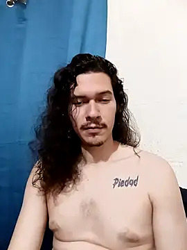 Snapshot of OnixAgata0 chatting on 04/05/26, 01:03 OnixAgata0 online show from 04/05/26, 01:03