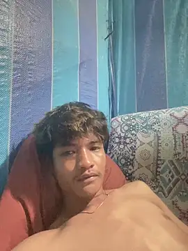 Robiwahyudi12345 online show from 11/12/25, 08:08