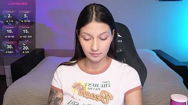 Nikol Goldysss online show from 11/13/25, 08:13