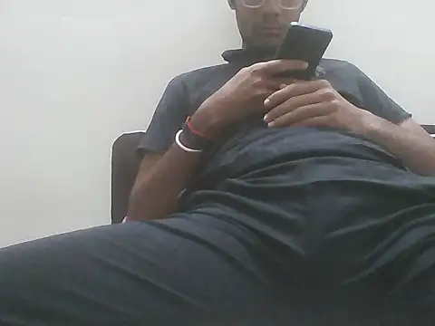 Snapshot of Bull_Dick_69 chatting on 11/15/25, 07:21 Bull Dick 69 online show from 11/15/25, 07:21