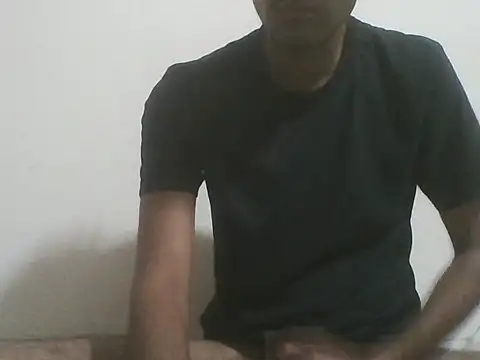 Snapshot of Bull_Dick_69 chatting on 03/15/26, 11:44 Bull Dick 69 online show from 03/15/26, 11:44