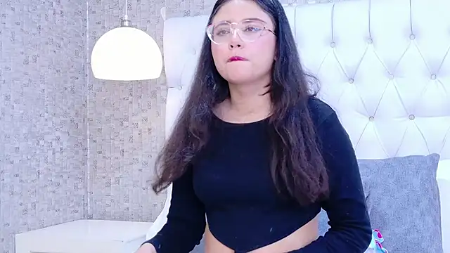 ScarlettPetrova online show from 12/03/25, 11:30