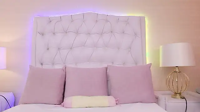 ScarlettPetrova online show from 02/03/26, 11:59