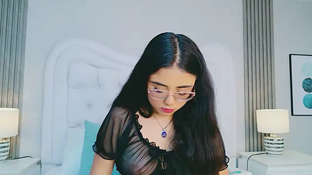 ScarlettPetrova online show from 04/20/26, 11:35