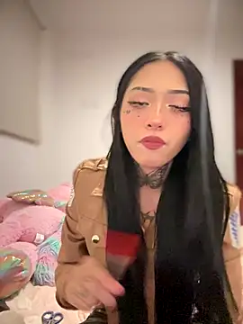 Snapshot of JIORYOvO chatting on 11/02/25, 02:03 JIORYOvO online show from 11/02/25, 02:03