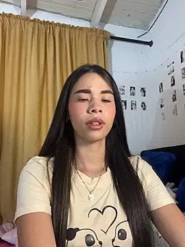 Snapshot of Milleradhara24 chatting on 07/12/26, 12:12 Milleradhara24 online show from 07/12/26, 12:12