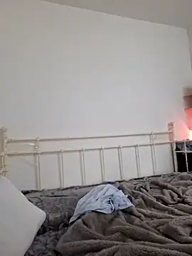 rebebia13 online show from 11/22/25, 12:15