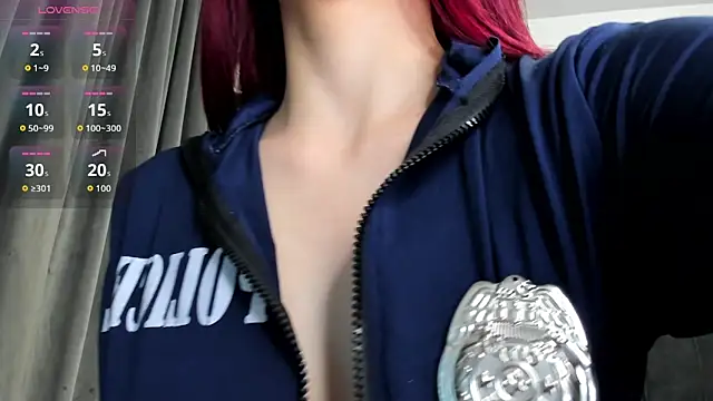 ScarletFlamee online show from 11/10/25, 08:41