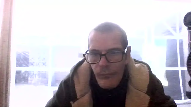 Snapshot of paulus52 chatting on 11/05/25, 06:46 paulus52 online show from 11/05/25, 06:46