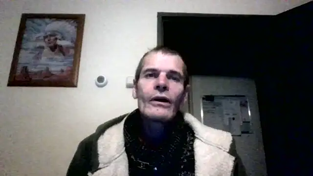 Snapshot of paulus52 chatting on 11/20/25, 05:01 paulus52 online show from 11/20/25, 05:01