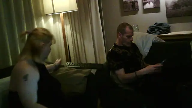 Snapshot of paulus52 chatting on 11/30/25, 04:00 paulus52 online show from 11/30/25, 04:00
