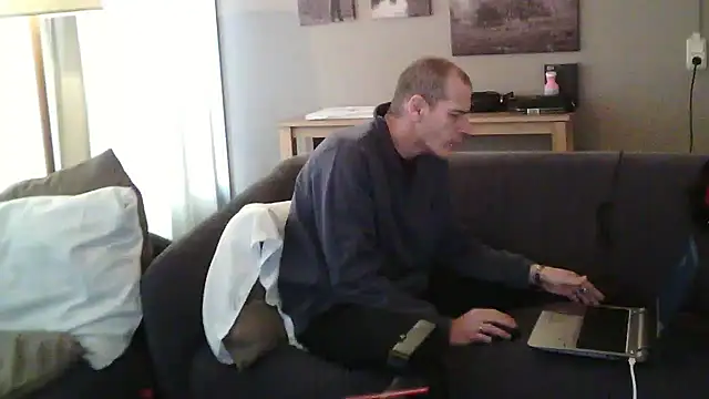 Snapshot of paulus52 chatting on 12/05/25, 11:19 paulus52 online show from 12/05/25, 11:19