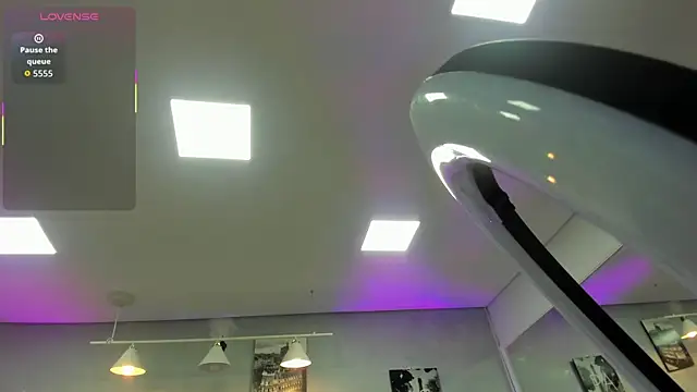 kendra london online show from 04/08/26, 11:32