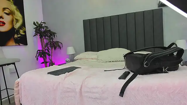 kendra london online show from 04/16/26, 11:33