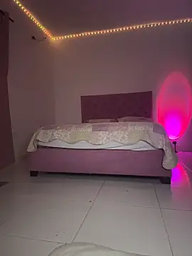 EmillieX online show from 02/10/26, 01:21