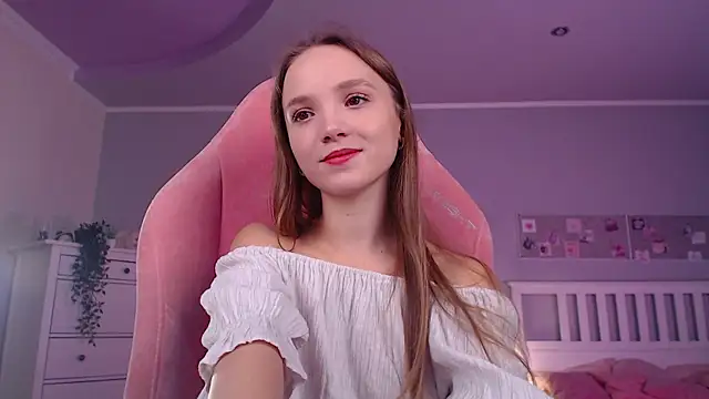 Adria Arjona online show from 11/06/25, 07:42