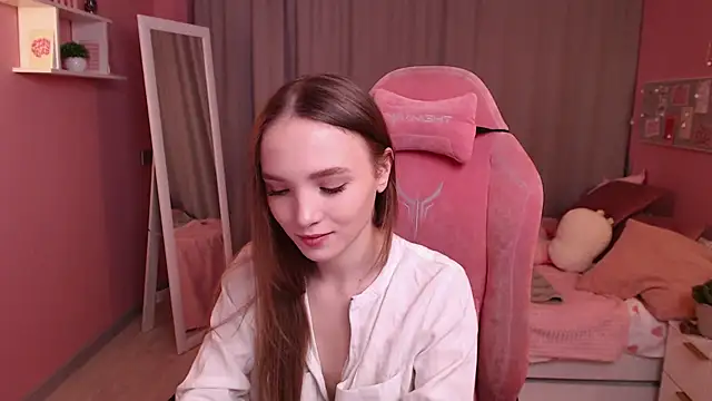 Adria Arjona online show from 02/06/26, 07:34