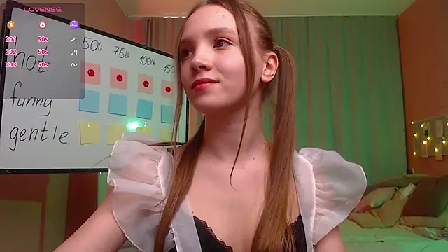 Adria Arjona online show from 04/23/26, 07:41