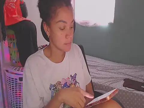 shayna cute online show from 06/18/26, 09:52