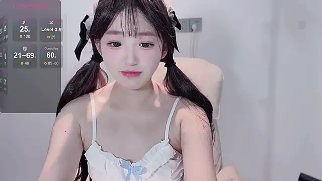 Snapshot of Yaiyigirl chatting on 11/23/25, 05:35 Yaiyigirl online show from 11/23/25, 05:35