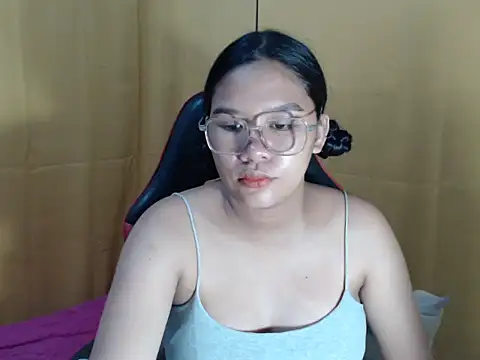 Snapshot of hotsexyreb chatting on 03/26/26, 01:44 hotsexyreb online show from 03/26/26, 01:44