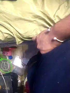 Snapshot of KARNEs24666 chatting on 11/05/25, 11:38 KARNEs24666 online show from 11/05/25, 11:38