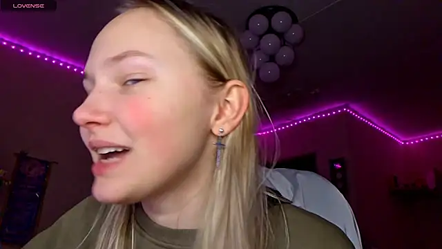 KarinRobertson online show from 02/15/26, 04:03