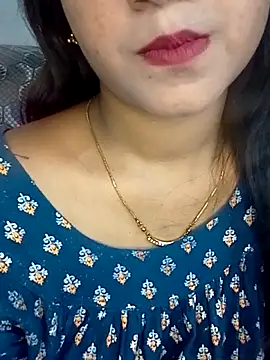 Snapshot of Neha533 chatting on 04/23/26, 06:10 Neha533 online show from 04/23/26, 06:10