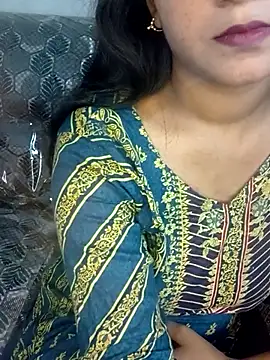 Snapshot of Neha533 chatting on 04/25/26, 01:52 Neha533 online show from 04/25/26, 01:52