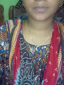 Snapshot of Neha533 chatting on 07/09/26, 05:28 Neha533 online show from 07/09/26, 05:28