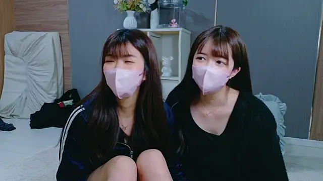 Snapshot of oto-X-cup chatting on 11/09/25, 11:52 oto-X-cup online show from 11/09/25, 11:52