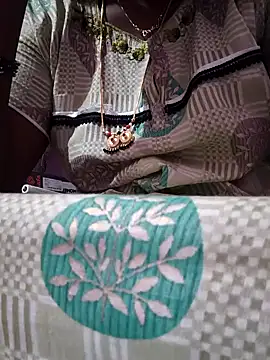 hyd couple7878 online show from 11/16/25, 06:41