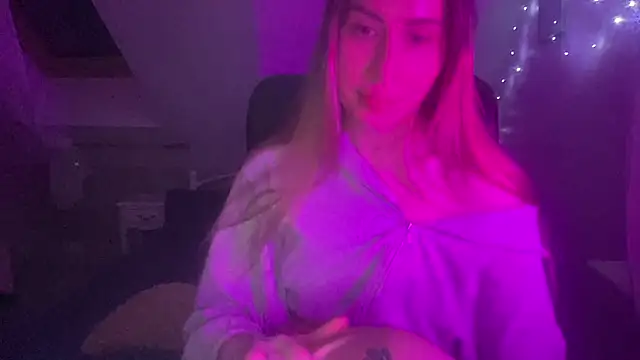 Snapshot of Angels__Share chatting on 02/04/26, 08:14 Angels Share online show from 02/04/26, 08:14