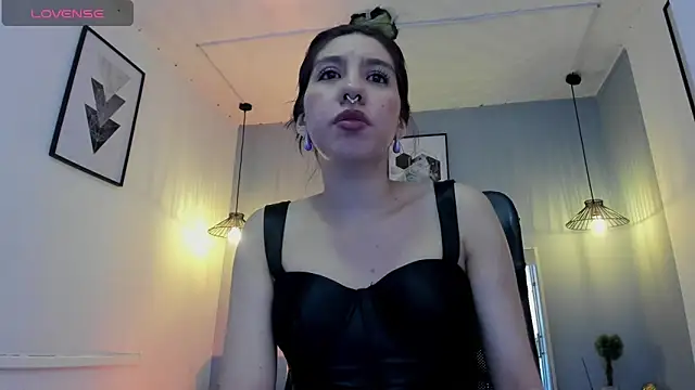 zoe-moreau online show from 02/04/26, 07:20